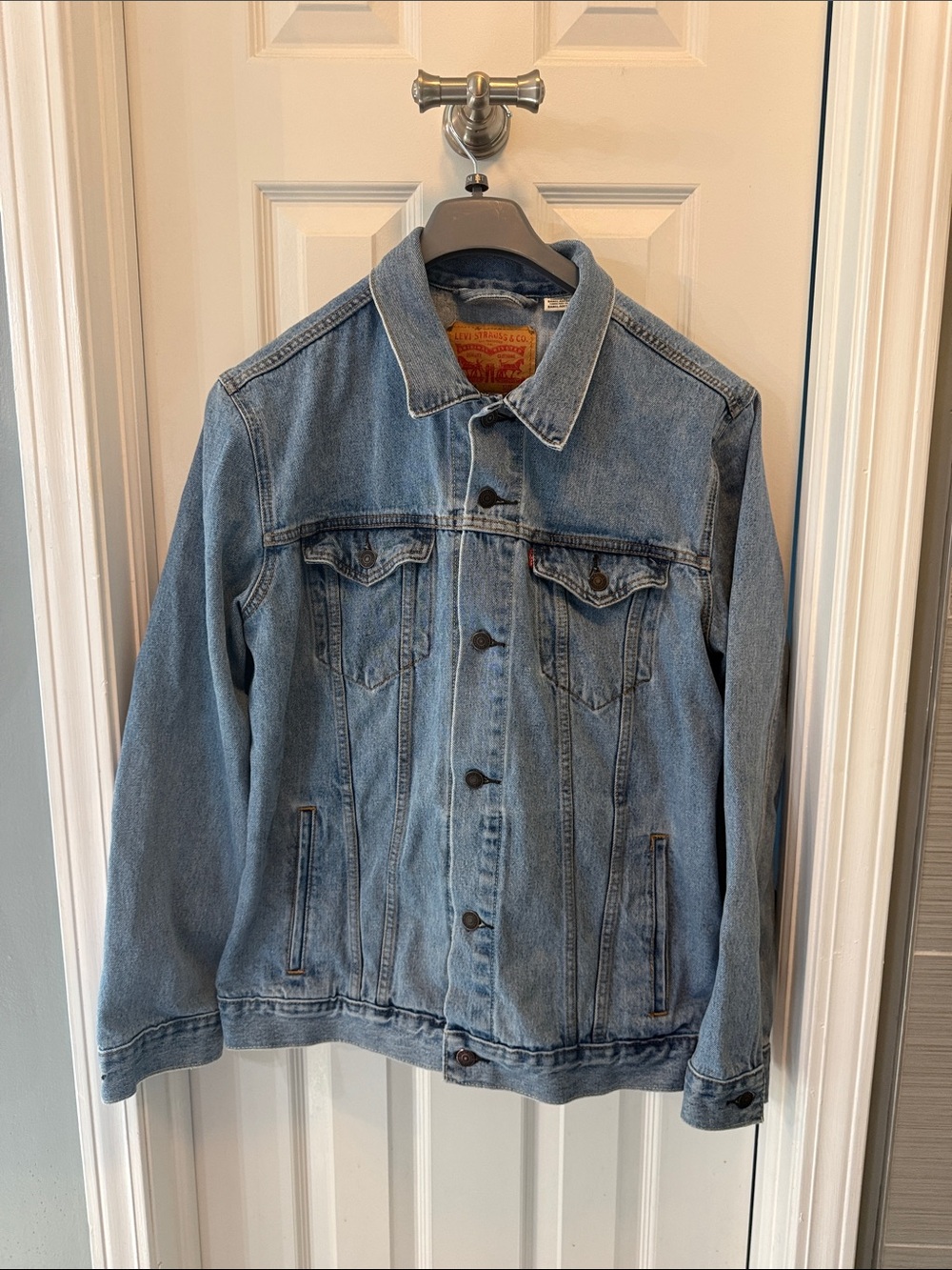Levi's Men's XL Light Wash Denim Trucker Jean Jacket Classic Button Front - Picture 2 of 13